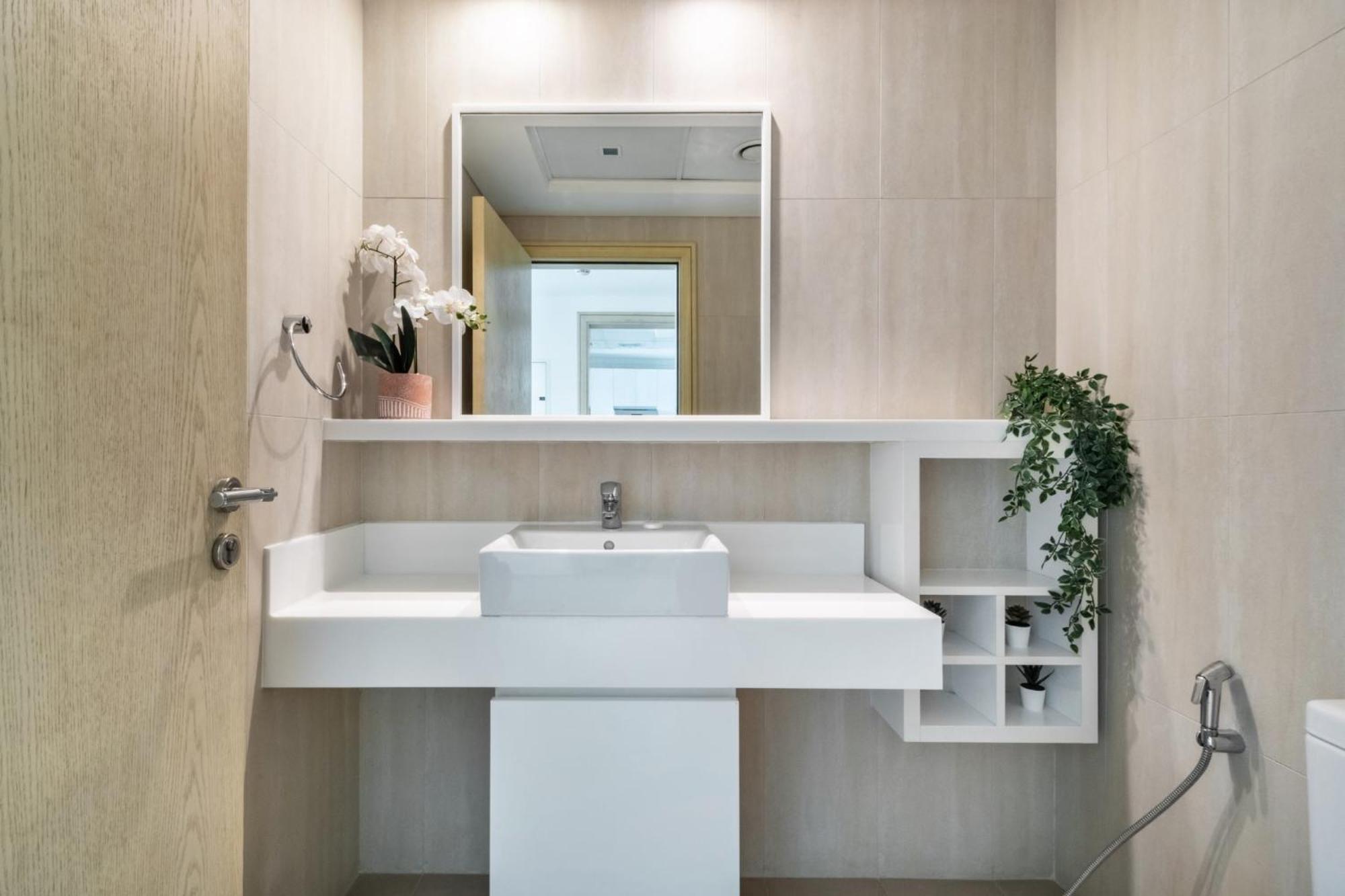Apartment Artistic Retreat In Jbr With Private Access Dubai
