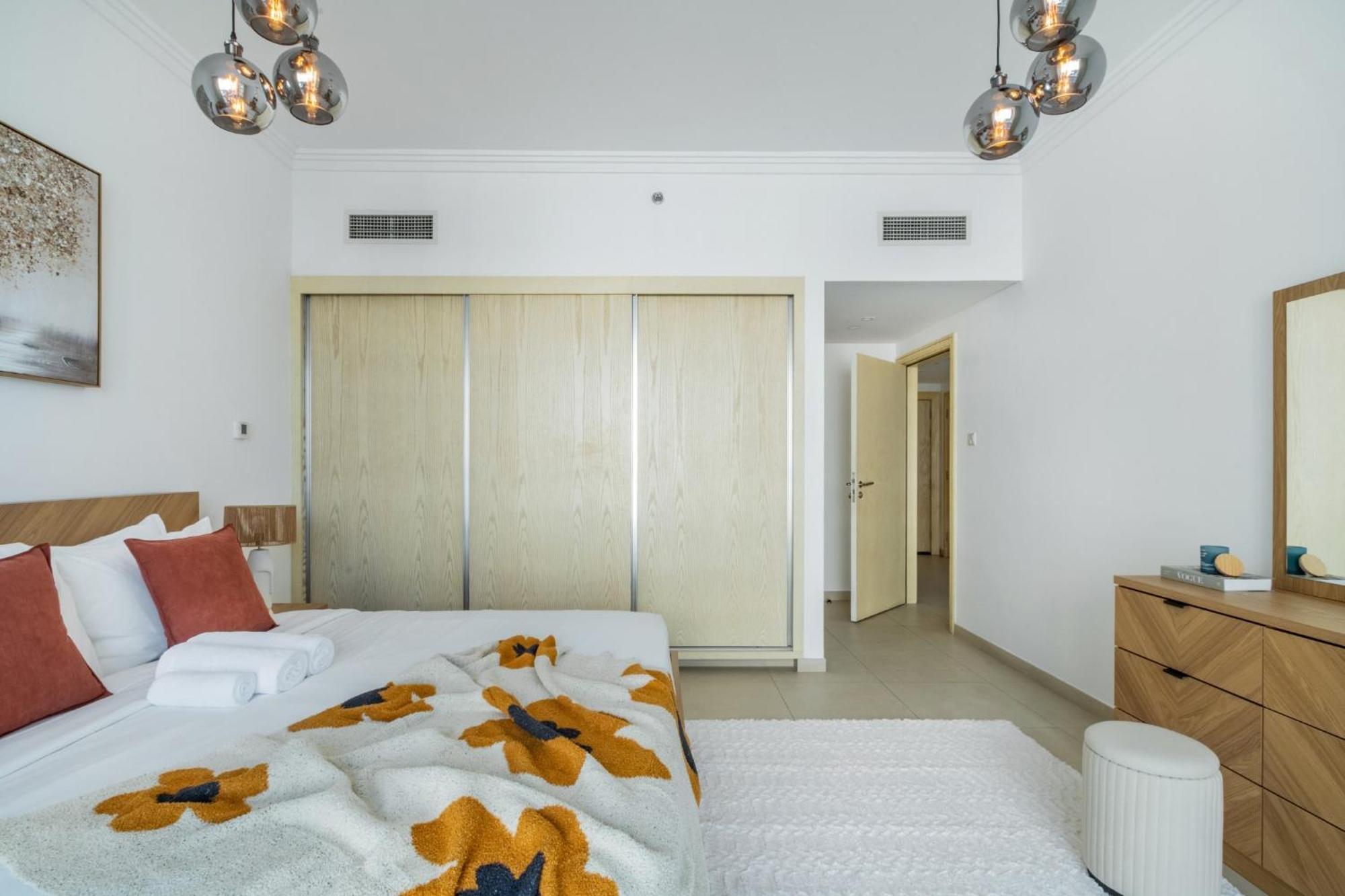 Artistic Retreat In Jbr With Private Access Dubai