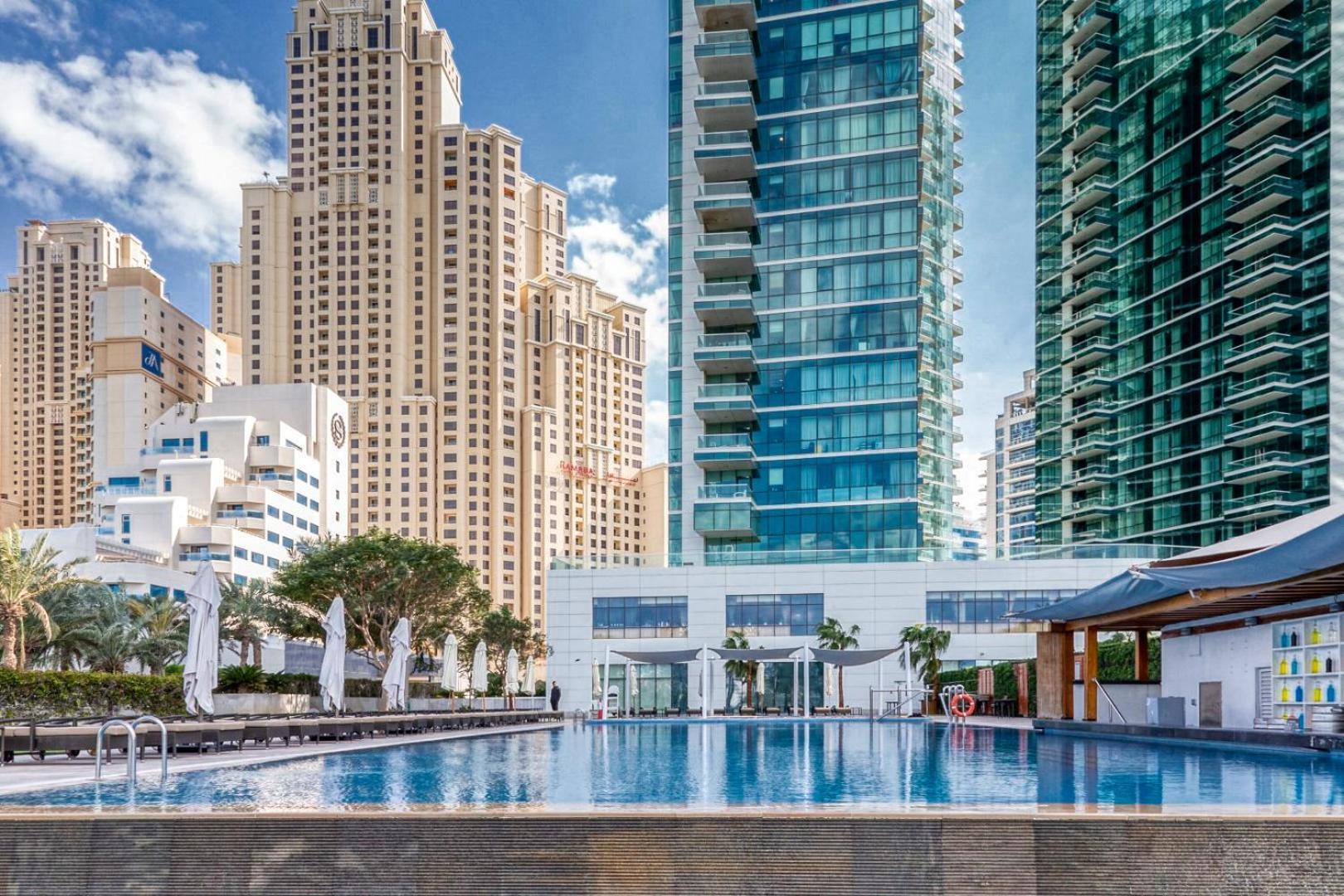 Apartment Artistic Retreat In Jbr With Private Access
