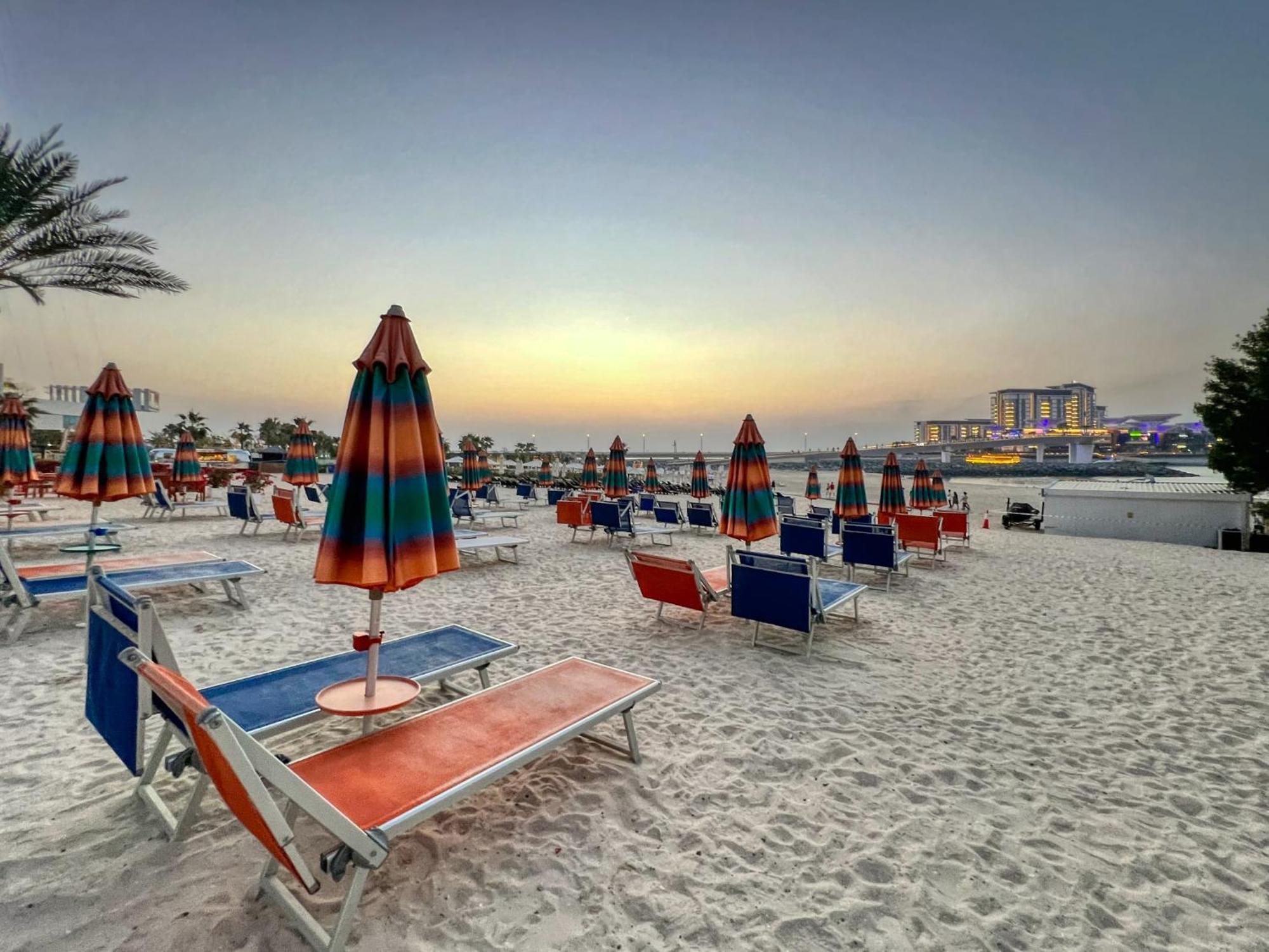 Apartment Artistic Retreat In Jbr With Private Access