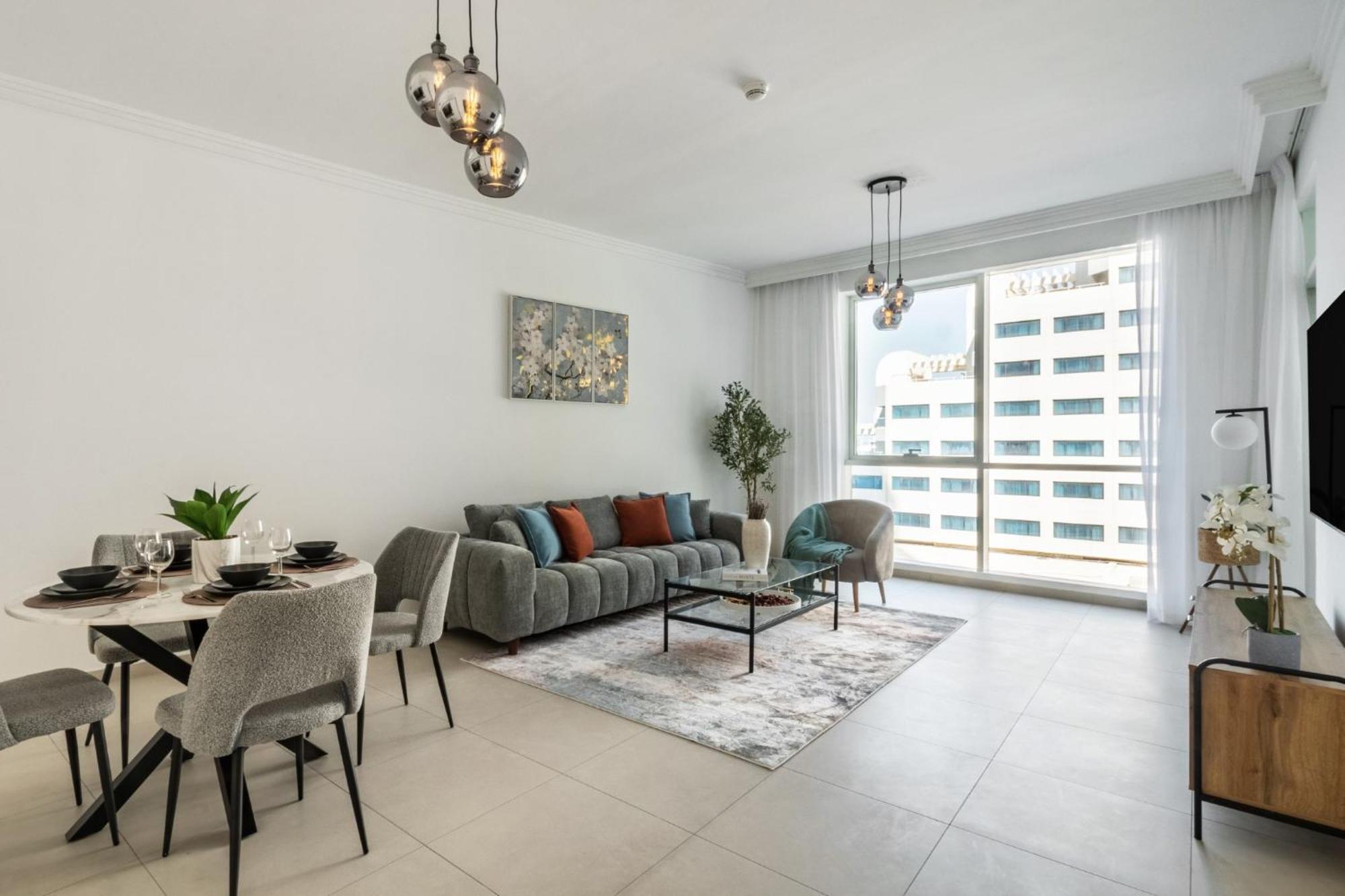 Artistic Retreat In Jbr With Private Access Apartment *